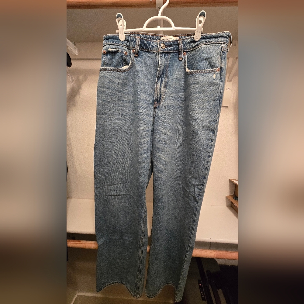 Abercrombie & Fitch Light Blue Curve Love Jeans